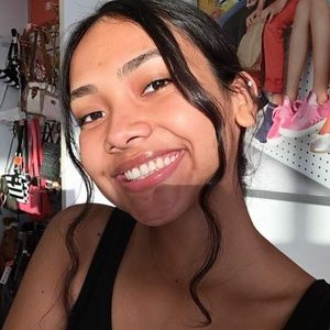 Meet your Posher, Alis